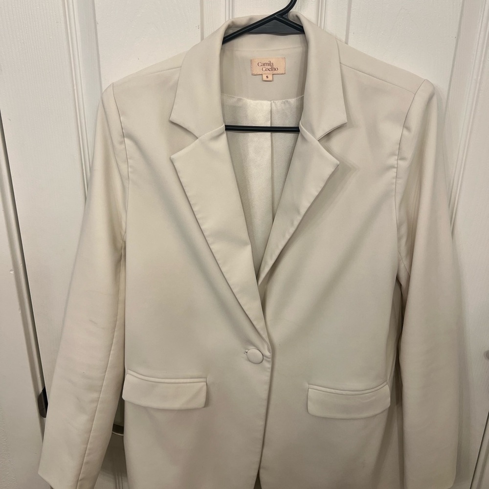 Revolve Camila Coelho Arielle blazer (small) and Paulina shorts (medium)in ivory - Picture 10 of 14